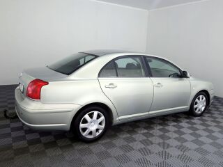 Toyota Avensis Linea Sol ATM 2.0 108kW