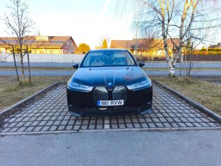 BMW iX xDrive 40 240кВ