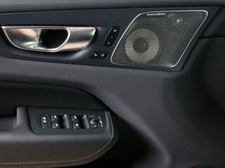 Volvo XC60 AWD ULTRA DARK LUXURY XENIUM FULL 2.0 T6 Long Range Plug-In-Hybrid 293kW