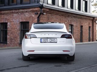 Tesla Model 3 Long Range Dual Motor 366kW