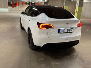 Tesla Model Y Long Range Dual AWD 190kW