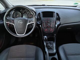 Opel Astra 1.6 100кВ