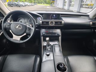 Lexus IS 300h 2.5 133kW