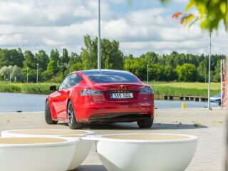 Tesla Model S Dual Motor 386kW 158kW