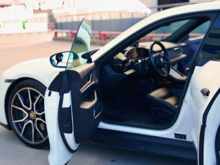 Porsche Taycan 300кВ