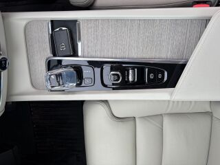 Volvo XC60 Inscription 2.0 145кВ