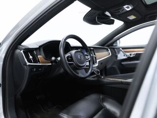 Volvo S90 2.0 140kW
