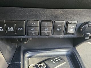 Toyota RAV4 2.5 114kW