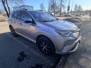 Toyota RAV4 2.5 114kW