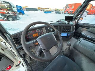 Volvo FM 300 6x6 226kW