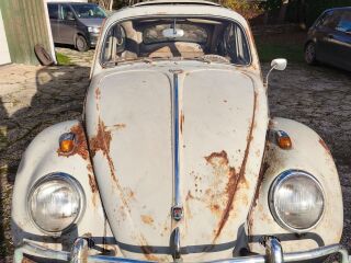 Volkswagen Beetle sunroof