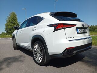 Lexus NX 300h 2.5 114кВ