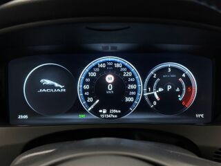 Jaguar F-Pace AWD 2.0 132кВ