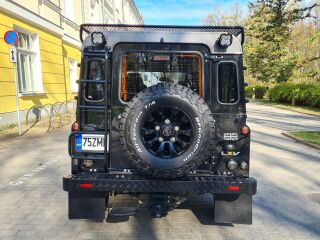 Land Rover Defender LXV 2.2 90kW