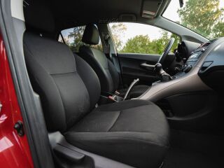 Toyota Auris 1.4 66кВ