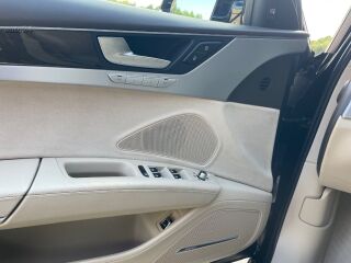 Audi A8 Quattro 4.2 V8 TDI 283kW
