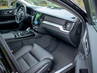 Volvo S60 AWD B&W DARK Ultimate Fullopt 2.0 T8 AWD Recharge 335kW