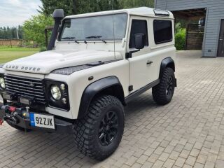 Land Rover Defender 2.4 90kW