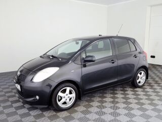 Toyota Yaris Linea Sol ATM 1.3 64кВ