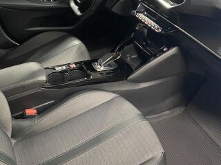 Peugeot 2008 Allure AT8 1.5 BlueHDi 130 96kW