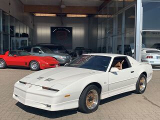 Pontiac Firebird Trans Am GTA Notchback 5.7 V8 TPI 225hp
