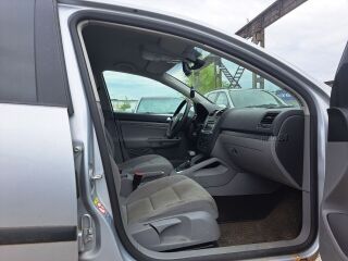 Volkswagen Golf Comfortline ATM 1.6 85kW