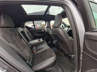Volvo XC40 R-DESIGN AWD 4x4 HARMAN/KARDON 2.0 R4 110кВ