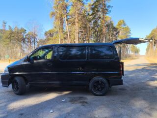 Toyota Hiace 2.5 70кВ