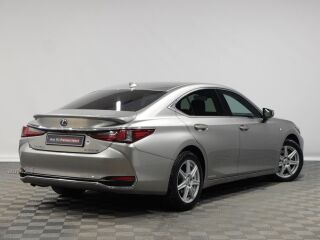Lexus ES 300h 2.5 131kW
