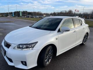 Lexus CT 200h F-sport 1.8 73кВ