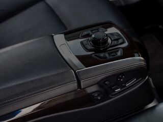 BMW 750 Li 4.4 V8 300кВ