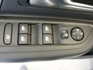 Citroen C4 X Shine PureTech 130AT8 1.2 96kW