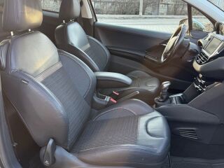 Peugeot 208 Luxury 1.2 60kW