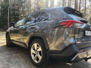 Toyota RAV4 Premium Plus / All Weather / AWD 2.5 131кВ