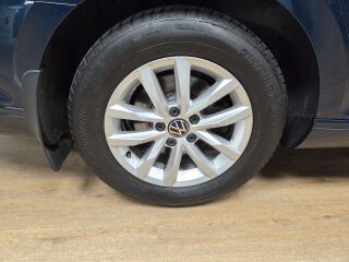 Volkswagen Passat Business 1.5 110кВ