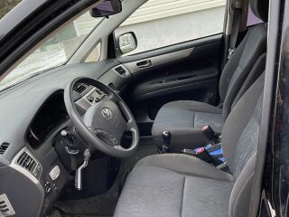Toyota Avensis Verso 2.0 85kW
