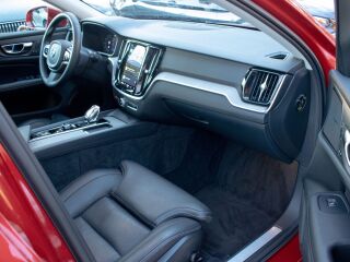 Volvo V60 Cross Country AWD PLUS Bright Intelli Safe PRO 2.0 B4 MHEV Kerghübriid MY2023 145kW