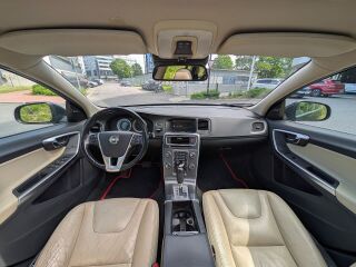 Volvo V60 D3 Summum 2.0 R5 120кВ
