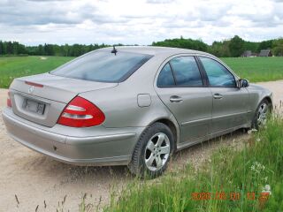 Mercedes-Benz E 240 4matic 2.6 v6 130kW
