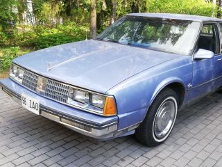 Oldsmobile Ninety-Eight 3.8 V6 105kW