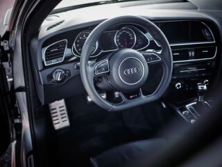 Audi RS 4 V8 Bang&amp;amp;Olufsen 4.2 331kW