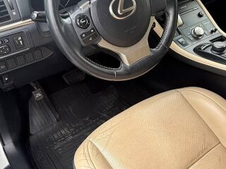 Lexus CT 200h 1.8 73кВ