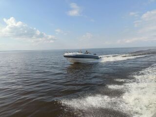 Four Winns 205 SUNDOWNER 3.3 Yamaha 225 hj V6 4-takti 165kW