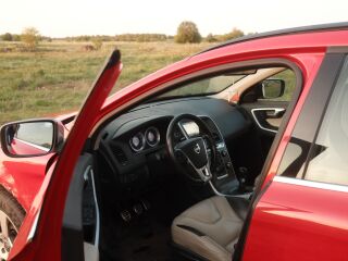 Volvo XC60 R-design 2.4 D3 120kW