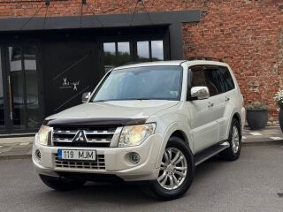 Mitsubishi Pajero Rockford DESIGN 3.2 147kW