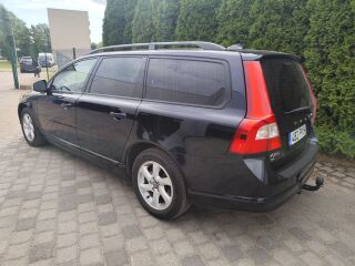 Volvo V70 MOMENTUM 2.4 R5 D5 136kW