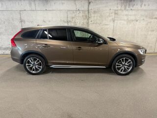 Volvo V60 Cross Country Summum 2.0 110kW