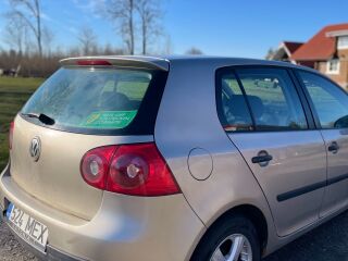Volkswagen Golf 1.6 BGU BSE 75kW