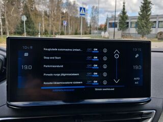 Peugeot 3008 GT 1.2 96kW