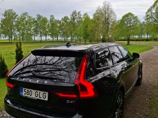 Volvo V90 Cross Country 2.0 140kW